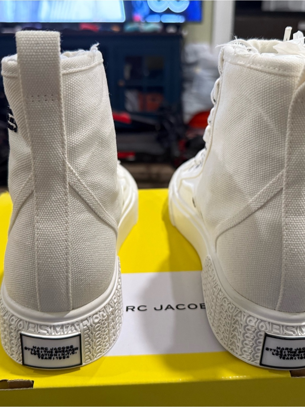 Marc Jacobs Yellow Shoe Box - Picture 7 of 15